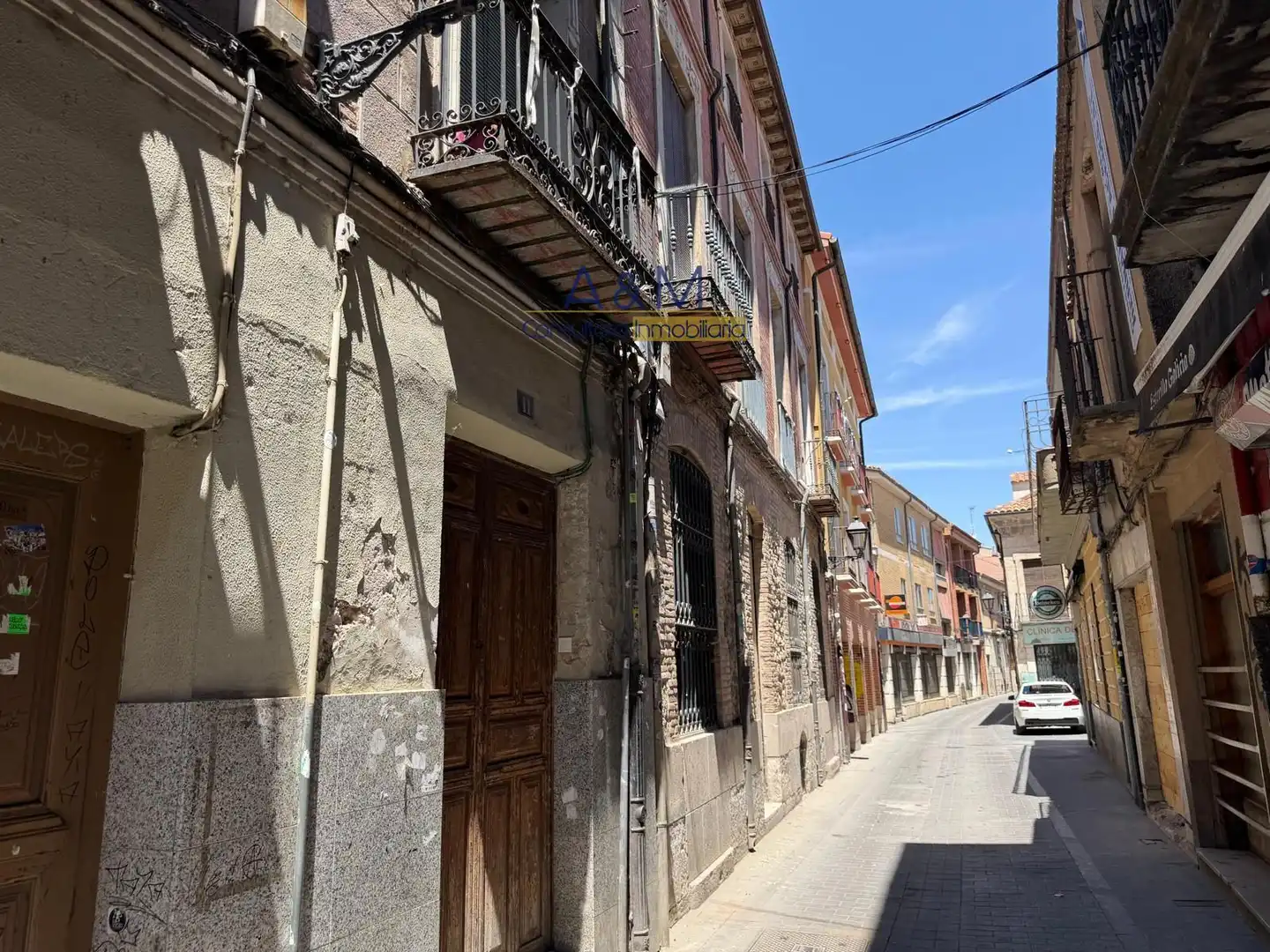Vista exterior de Edifici en venda en Peñafiel