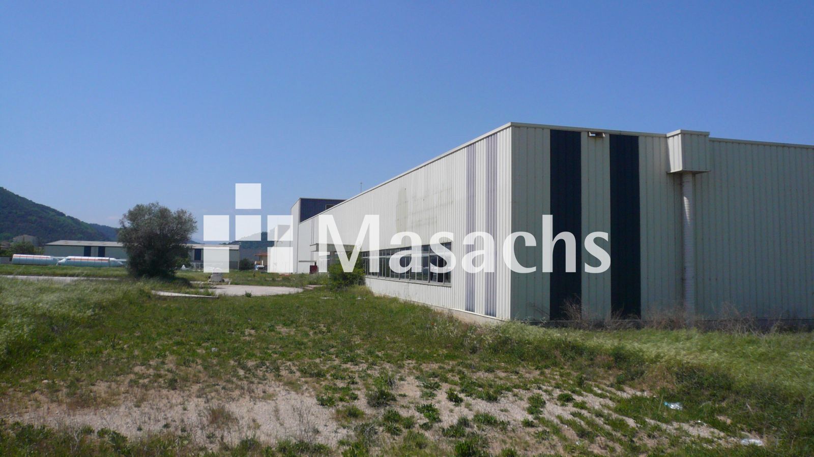 Vista exterior de Nau industrial en venda en Celrà