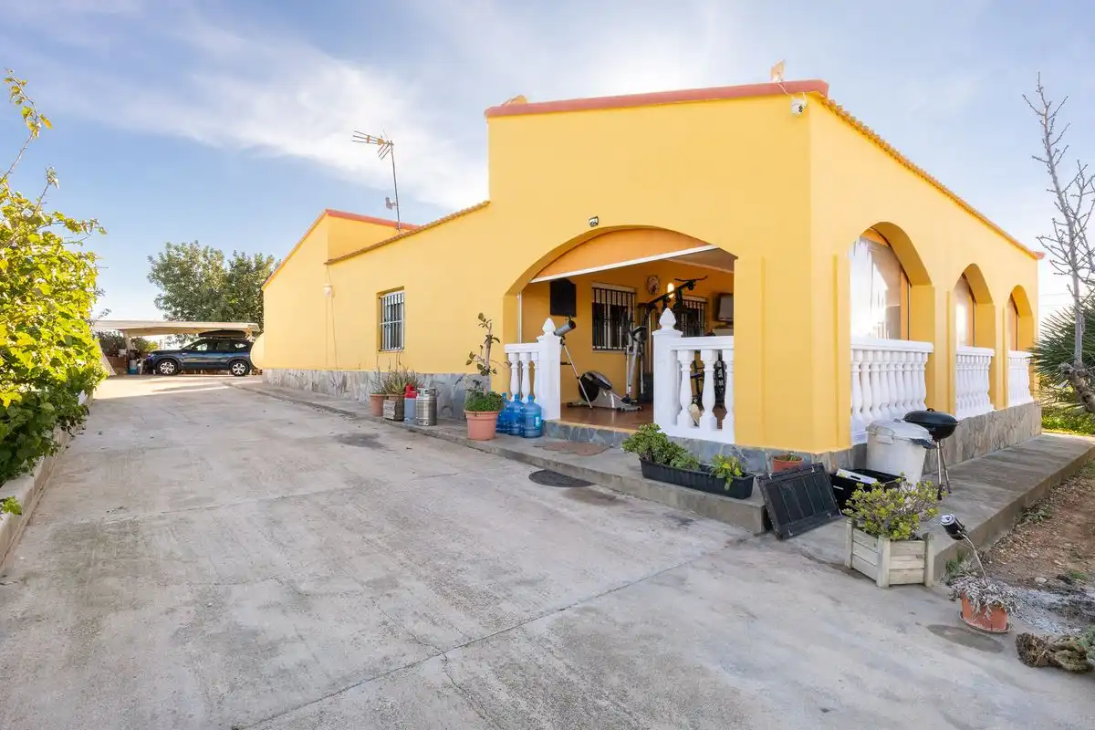 Villa mit Terrasse zum Verkauf in Poligono 17, Parcela