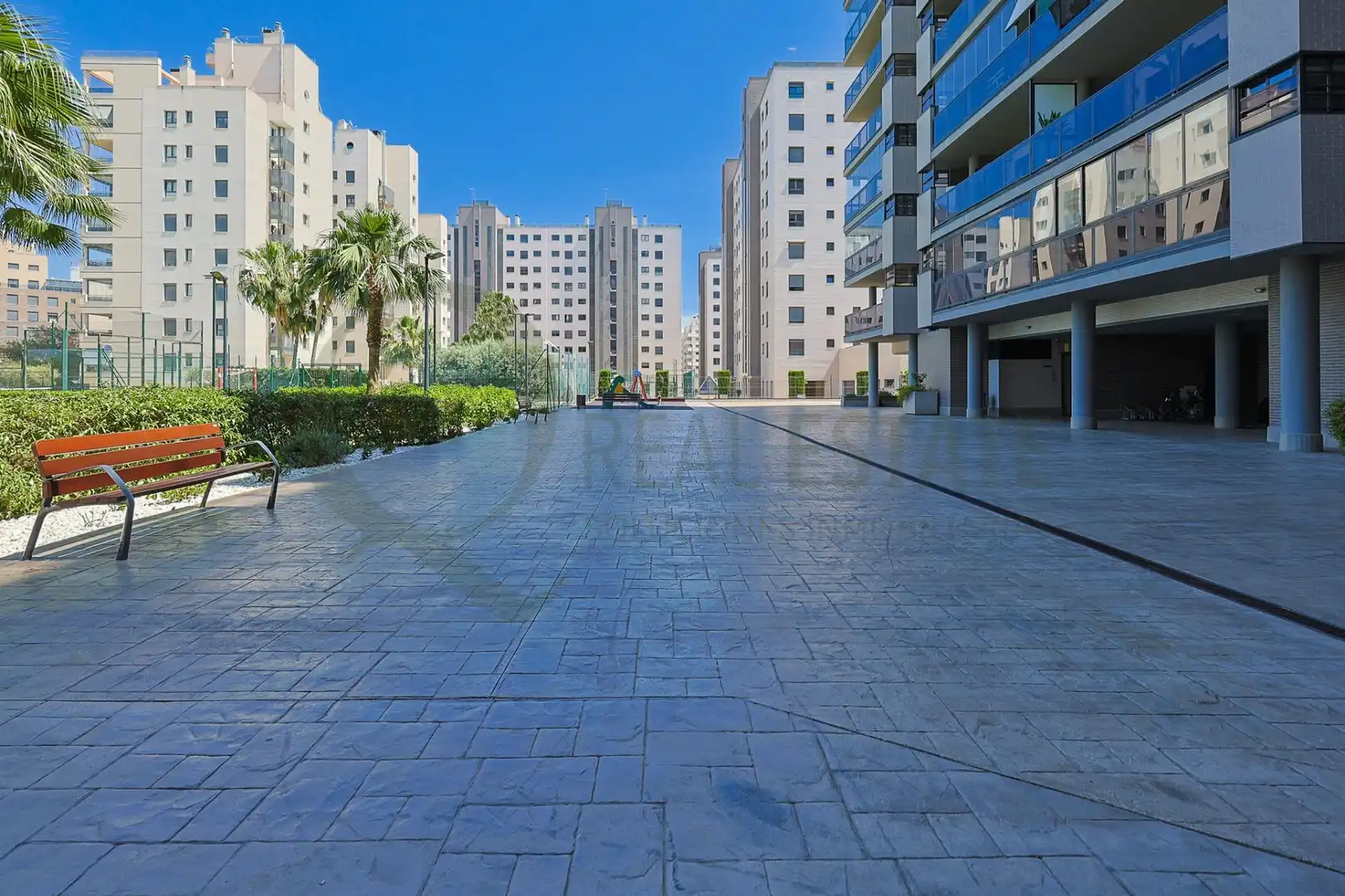 Terraza de Piso en venta en Alicante / Alacant con Jardín privado, Terraza y Trastero