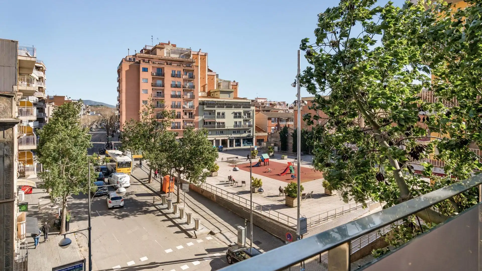 Exterior view of Flat for sale in Badalona  with Air Conditioner, Parquet flooring and Balcony