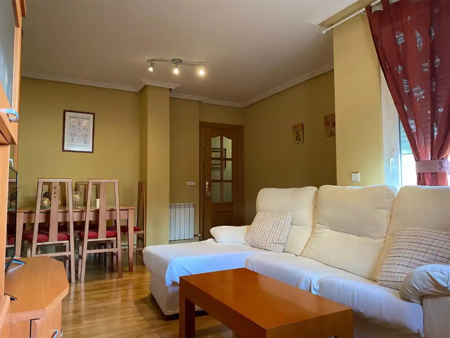 Sala d'estar de Pis en venda en Alba de Tormes amb Moblat, Forn i Rentadora