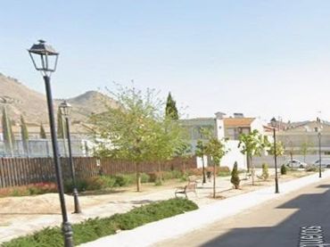 Casa con jardín en venta en FUENTE VAQUEROS