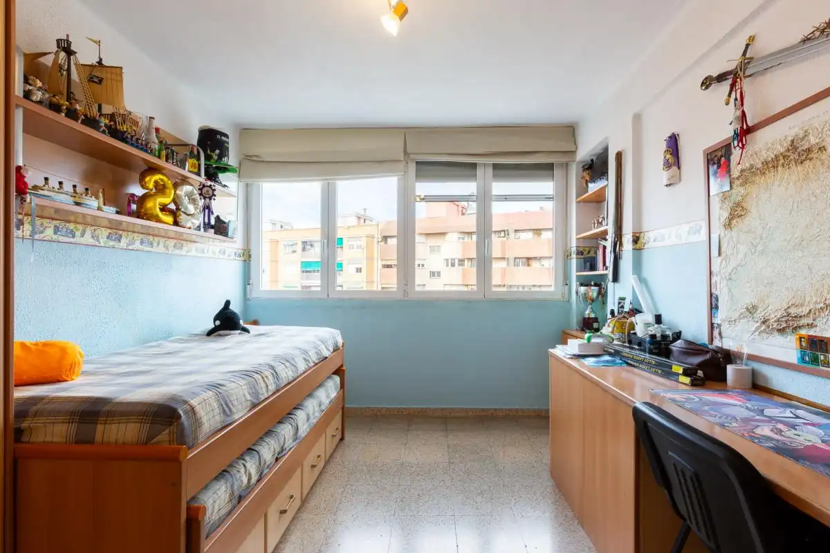 Habitación de Piso en venta en Valencia con Calefacción y Amueblado