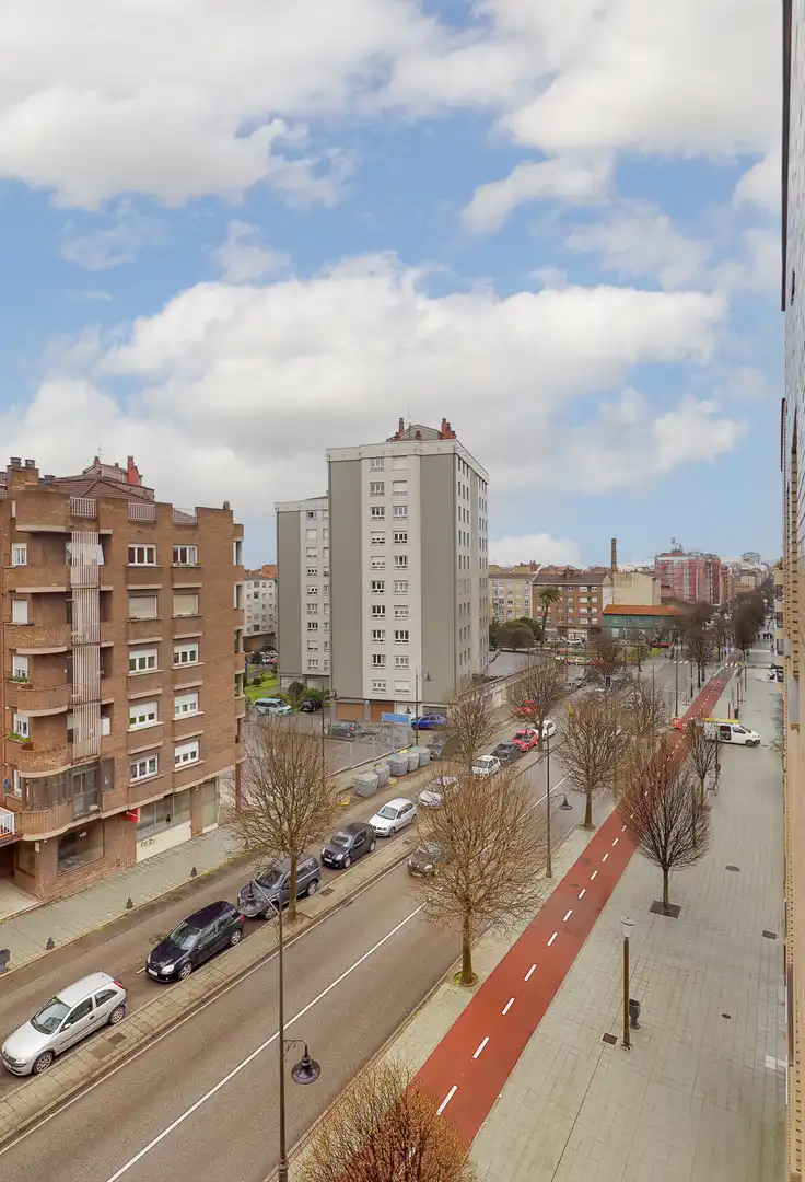 Vista exterior de Pis en venda en Gijón  amb Calefacció i Traster