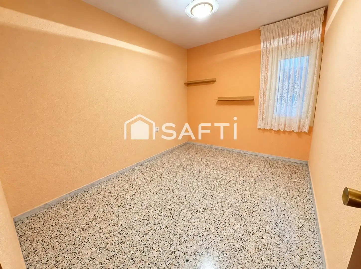 Apartamento con terraza en venta en Riu Sud, imagen 4