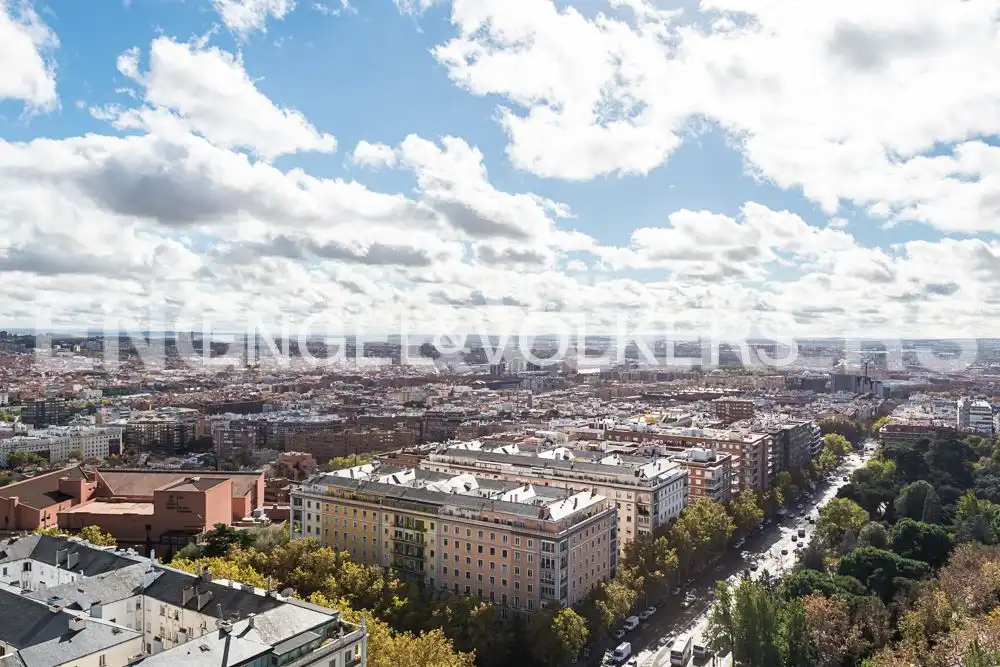 Exterior view of Flat for rent in Madrid  with Air Conditioner, Heating and Furnished