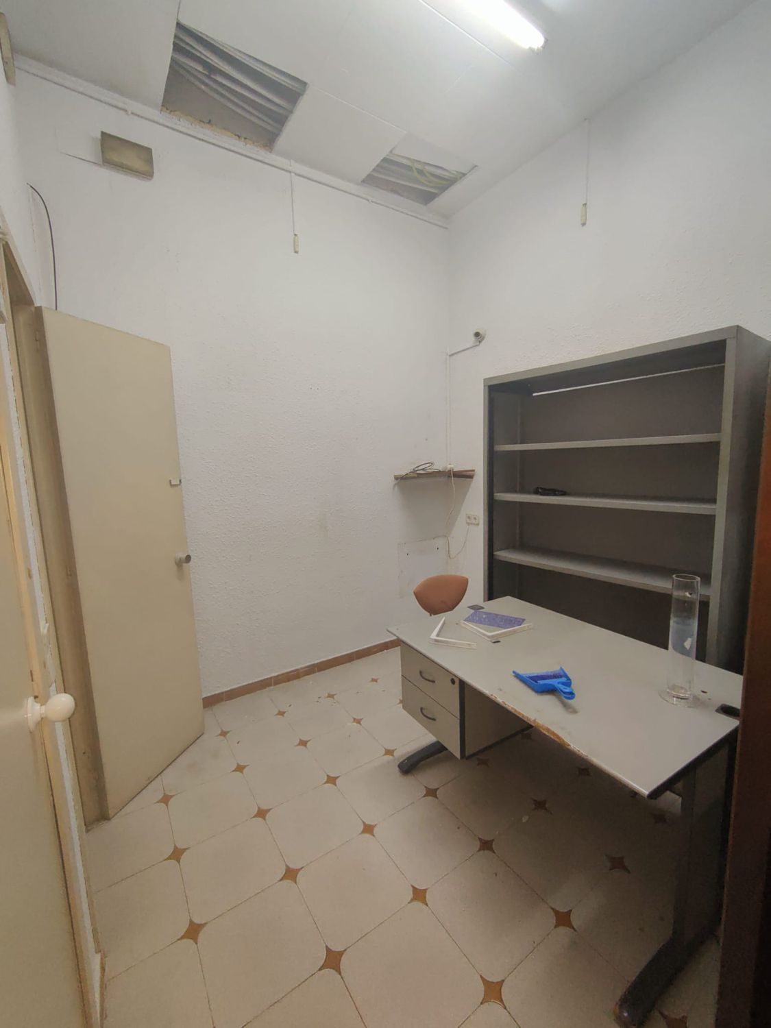 Premises for sale in Abrera