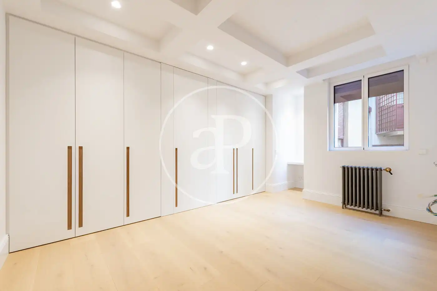 Bedroom of Flat for sale in Madrid  with Air Conditioner, Heating and Balcony