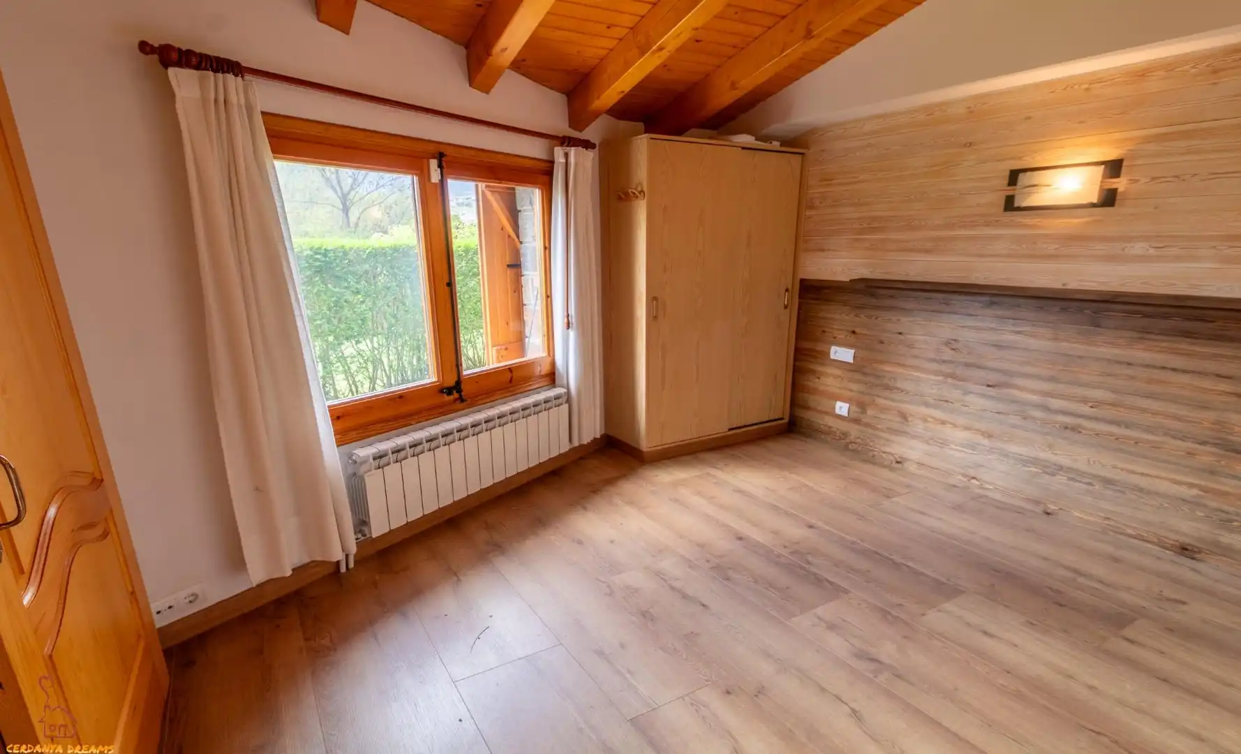Sala d'estar de Casa o xalet en venda en Llívia amb Calefacció, Jardí privat i Parquet