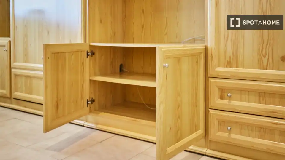 Habitación de Piso de alquiler en Madrid con Aire acondicionado, Calefacción y Amueblado