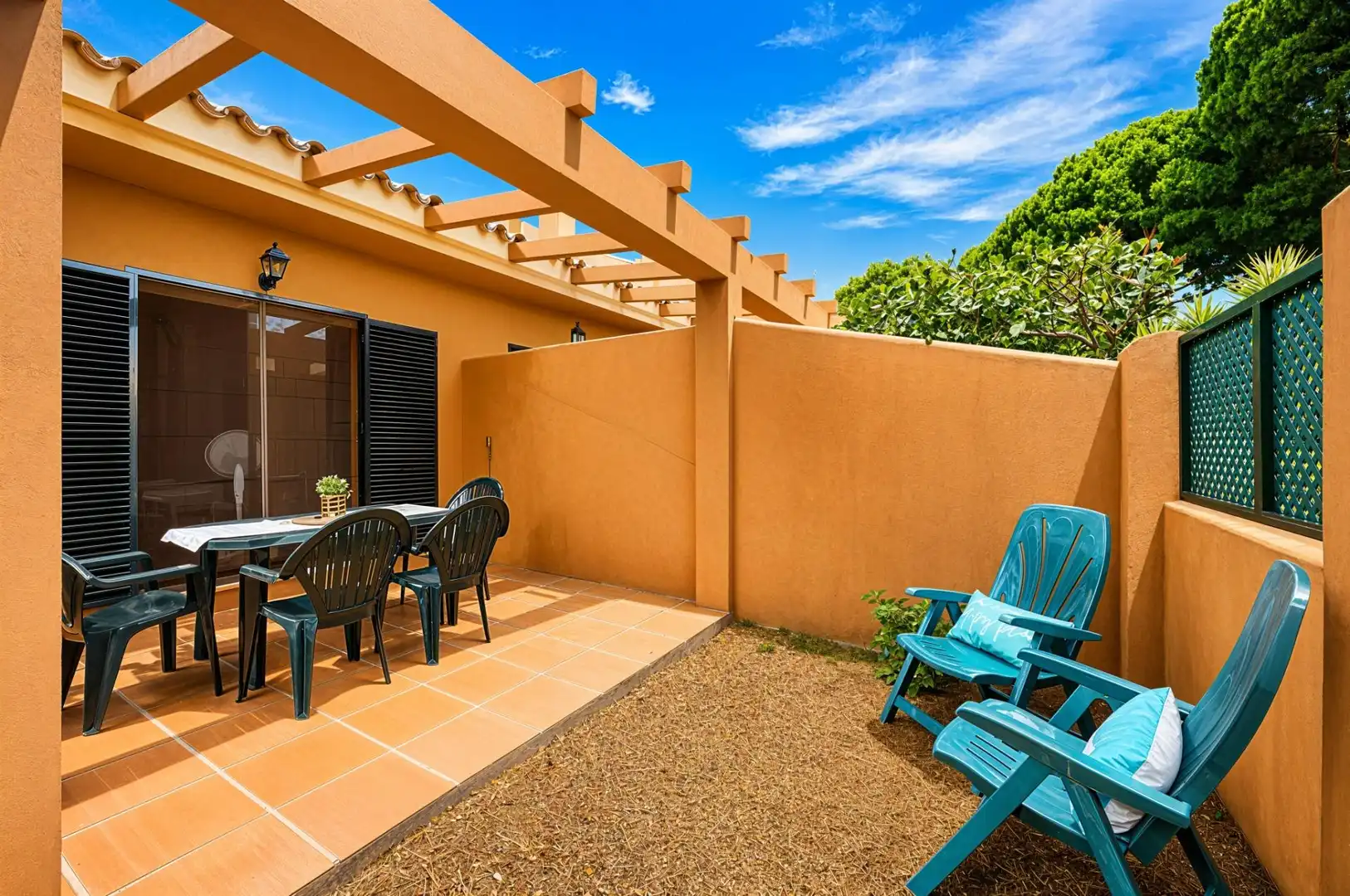 Terrassa de Casa adosada en venda en Chiclana de la Frontera amb Jardí privat, Terrassa i Piscina comunitària