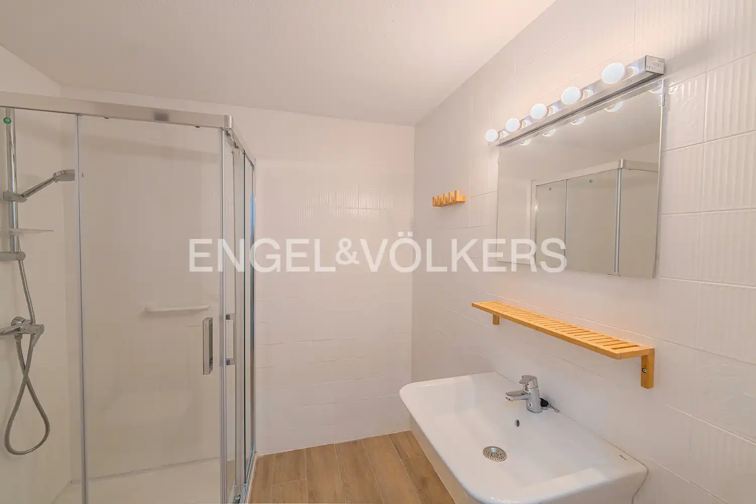 Bathroom of Flat for sale in El Campello  with Air Conditioner, Heating and Terrace