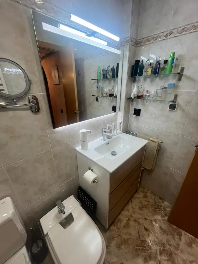 Badezimmer von Wohnung zum Verkauf in L'Hospitalet de Llobregat mit Klimaanlage, Heizung und Parkett