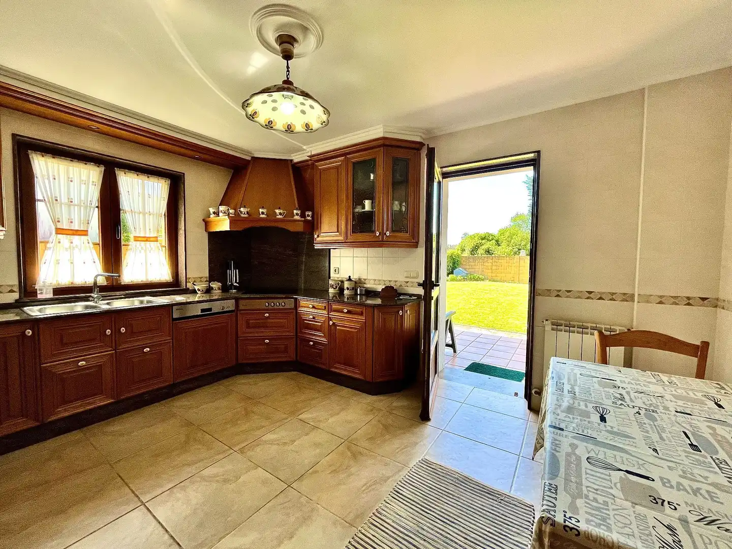 Küche von Haus oder Chalet zum Verkauf in Valdoviño mit Heizung, Privatgarten und Abstellraum