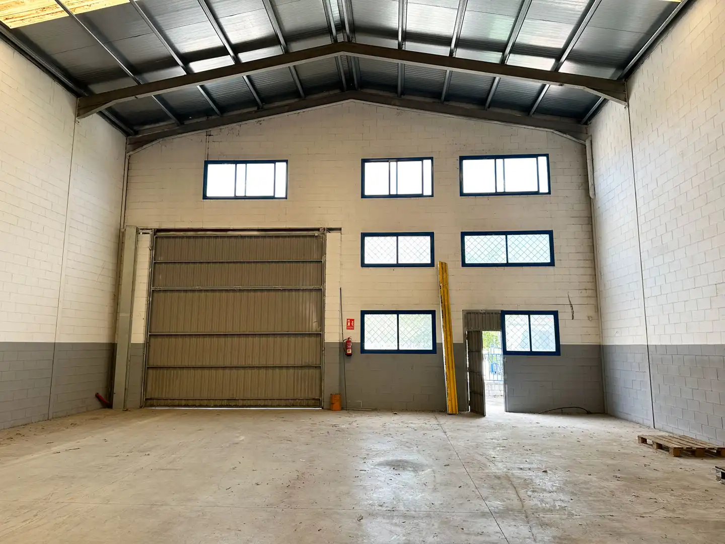 Vista exterior de Nave industrial en venta en Masquefa