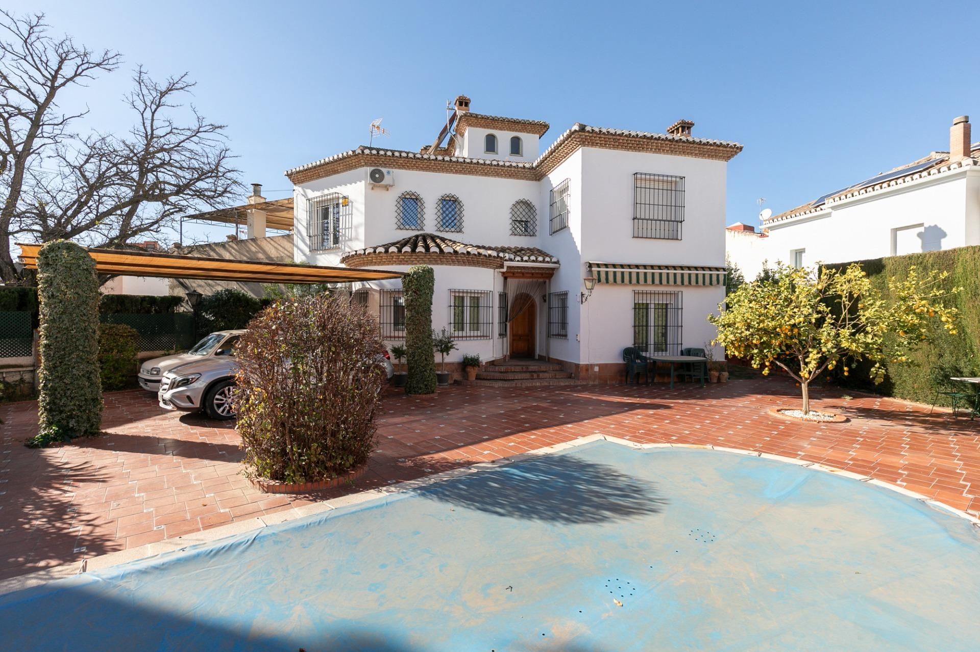 Exterior view of House or chalet for sale in  Granada Capital  with Private garden, Terrace and Swimming Pool