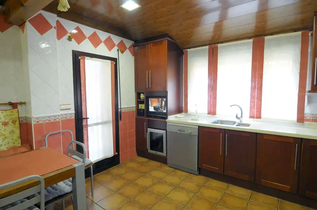 Küche von Haus oder Chalet zum Verkauf in Valdepeñas mit Klimaanlage, Heizung und Privatgarten
