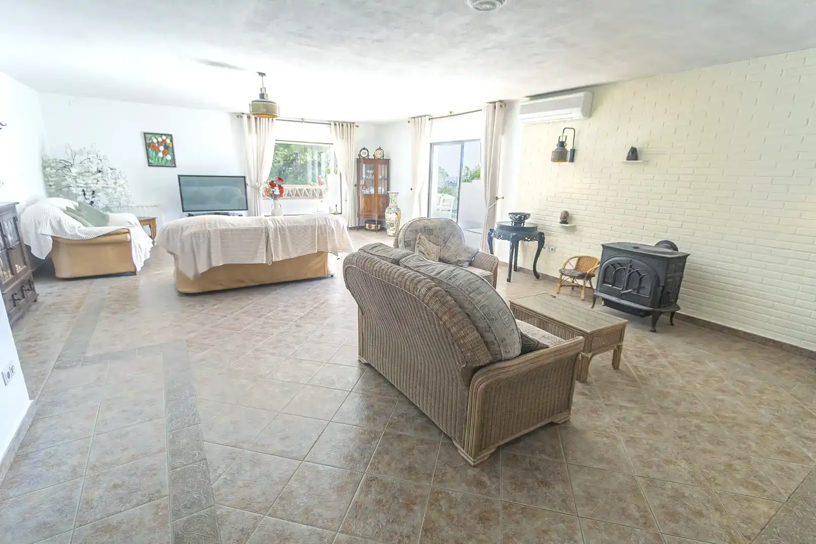 Sala de estar de Casa o chalet en venta en Almuñécar con Aire acondicionado y Piscina