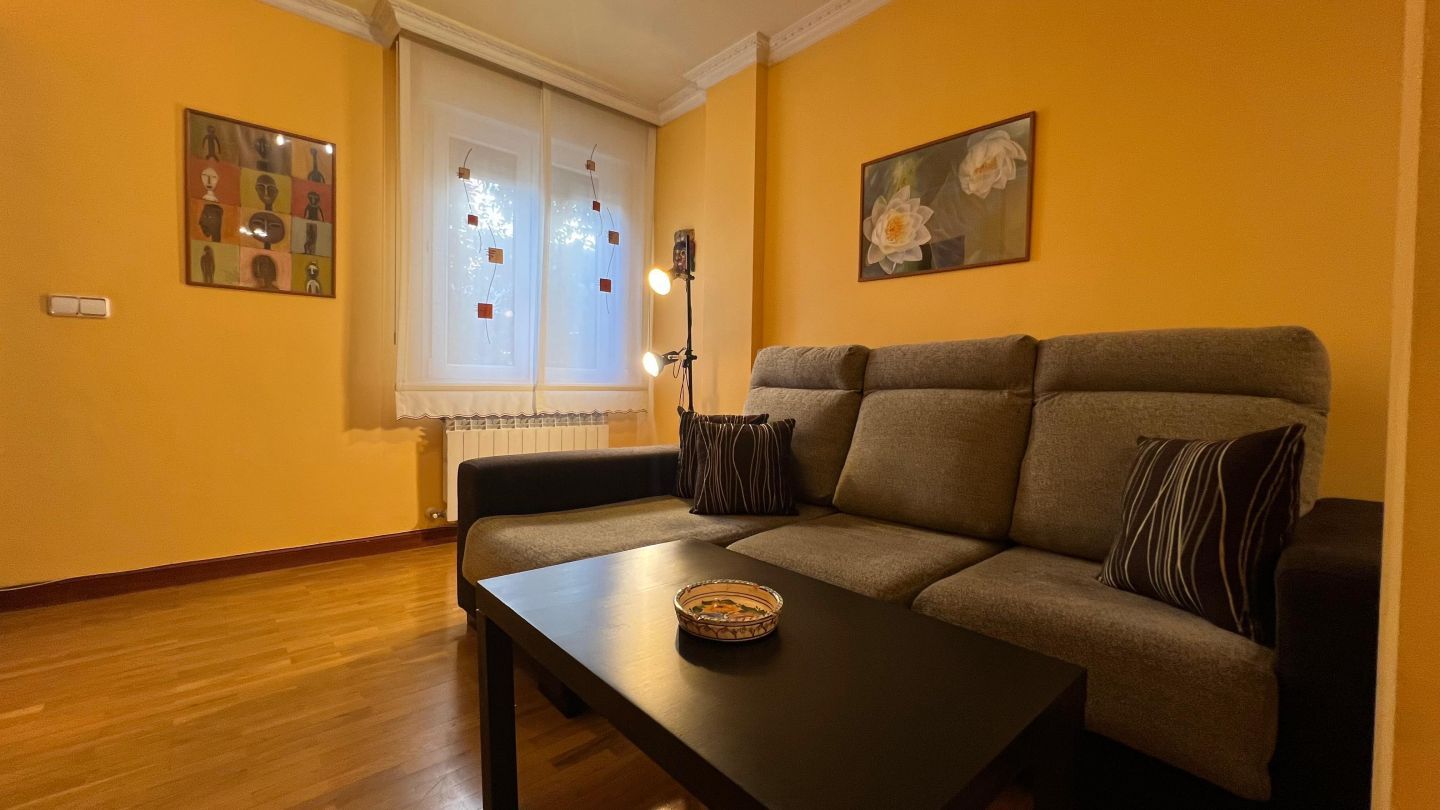 Sala d'estar de Pis en venda en Vitoria - Gasteiz amb Calefacció, Terrassa i Traster