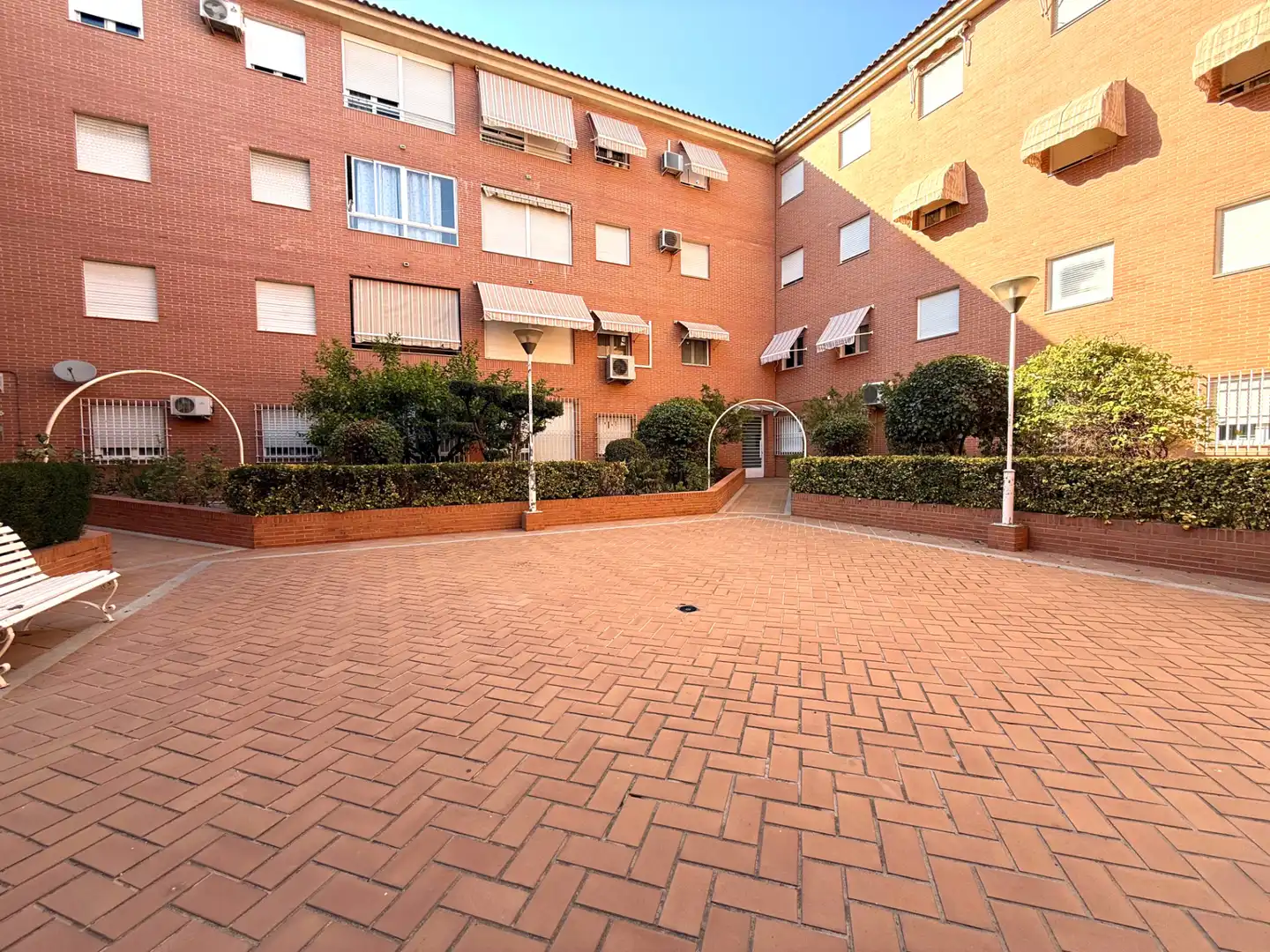 Exterior view of Flat for sale in Granada  with Air Conditioner, Heating and Furnished