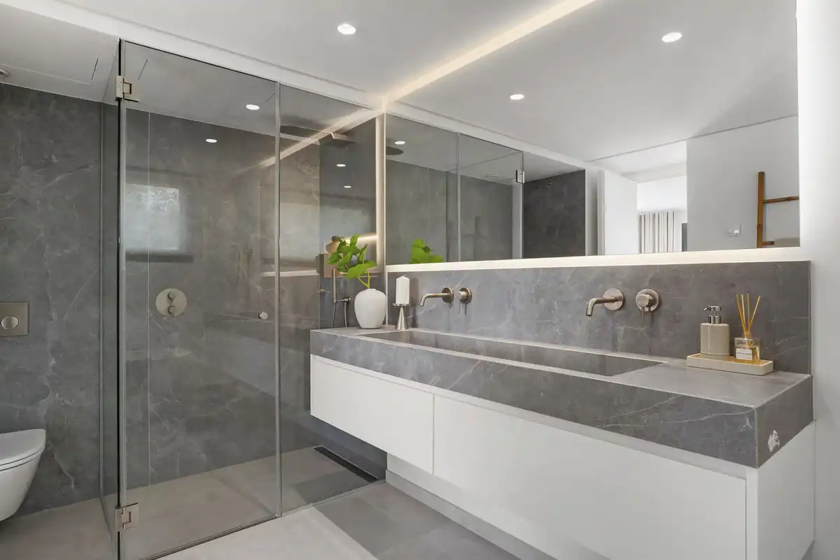 Bathroom of Houses for sale in Nueva Andalucía