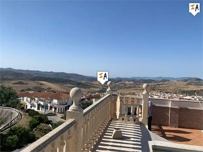 Vista exterior de Casa adosada en venta en Villanueva de la Concepción con Terraza, Trastero y Piscina