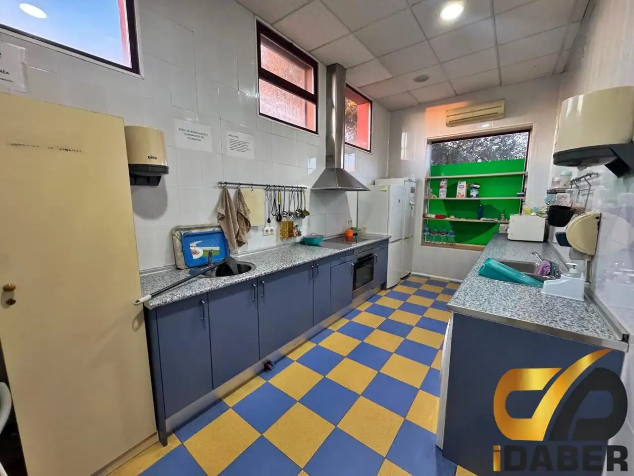 Edificio en venta en Carranque