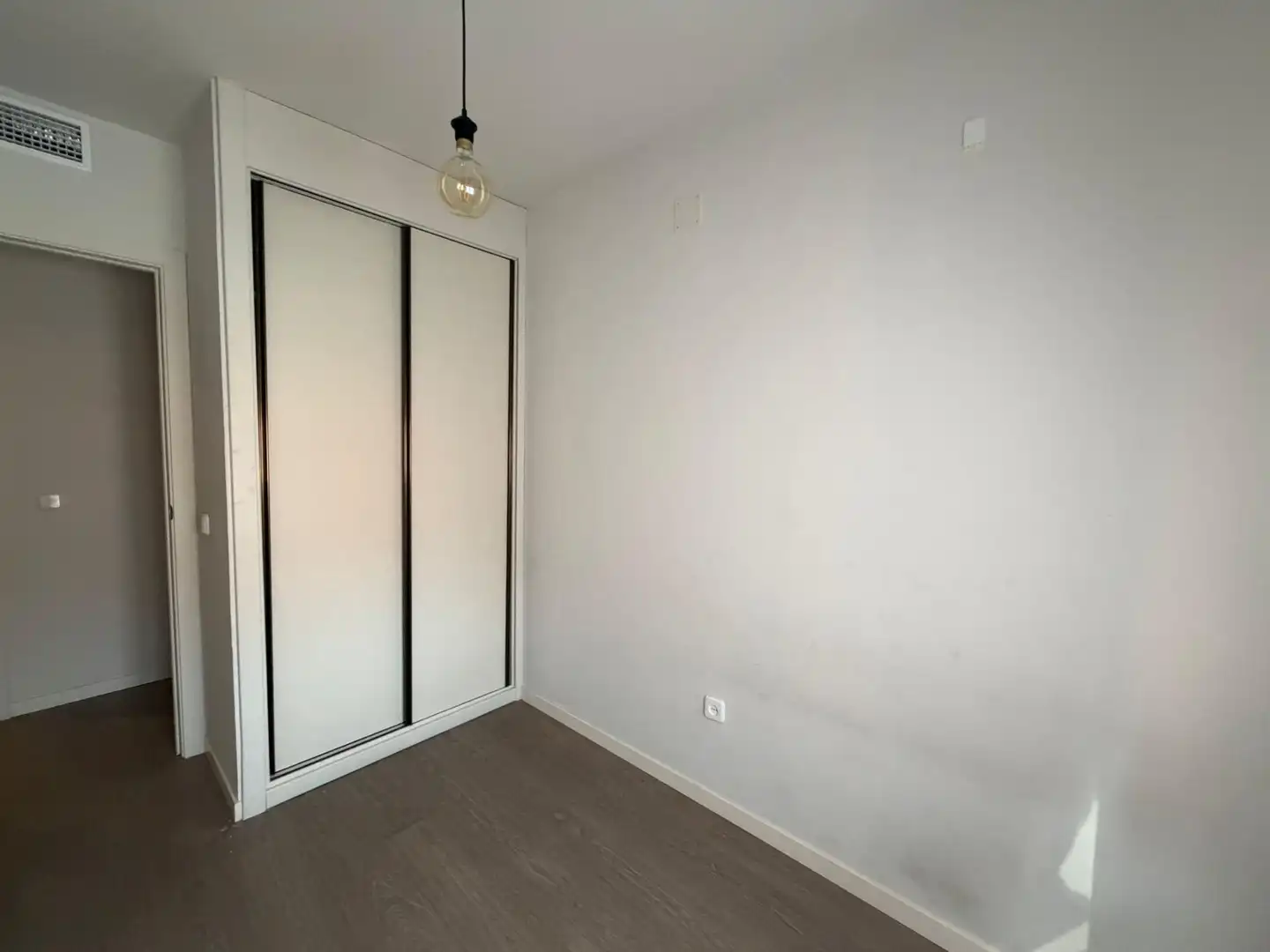 Habitación de Piso de alquiler en Alcobendas con Aire acondicionado, Calefacción y Piscina comunitaria