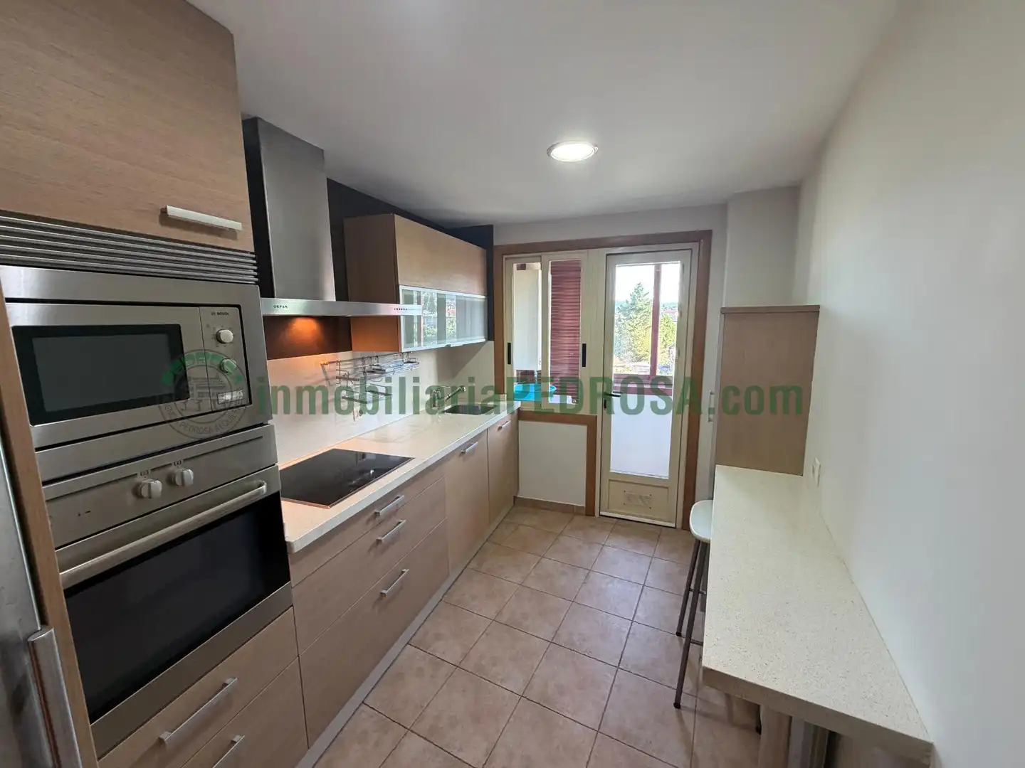 Cocina de Apartamento de alquiler en A Parda
