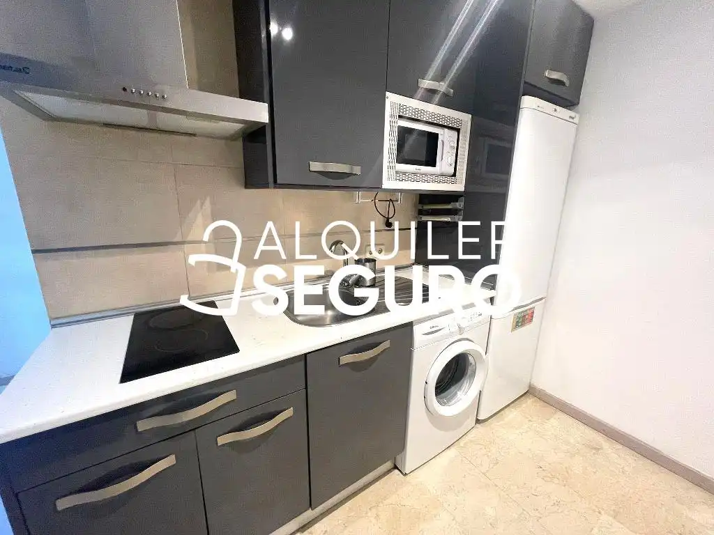 Küche von Wohnung zur Miete in Madrid mit Möbliert