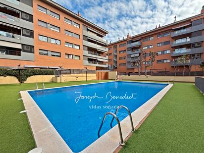 Swimming pool of Flat for sale in Castelldefels  with Air Conditioner, Heating and Parquet flooring