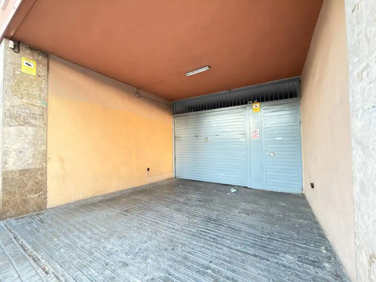 Parking of Garage for rent in Barcelona  with Alarm