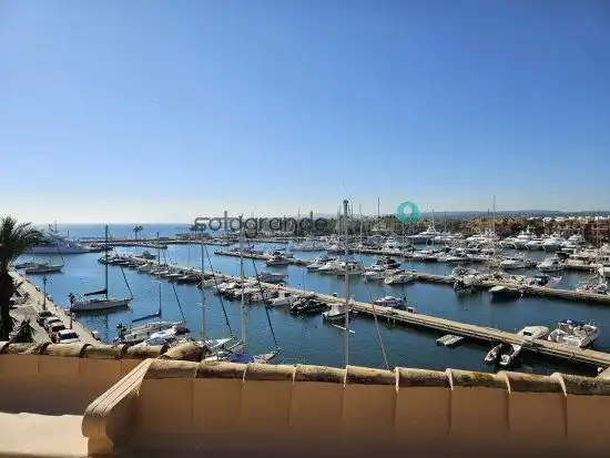 Vista exterior de Apartament en venda en Sotogrande amb Aire condicionat, Calefacció i Terrassa