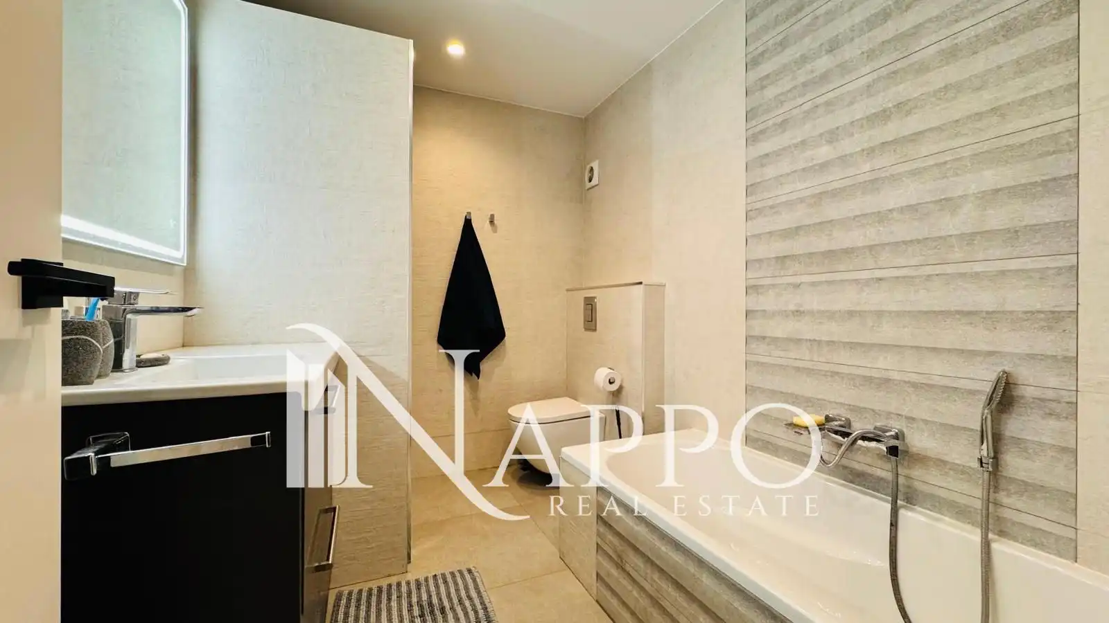 Bathroom of Flat for sale in Calvià  with Air Conditioner, Heating and Terrace