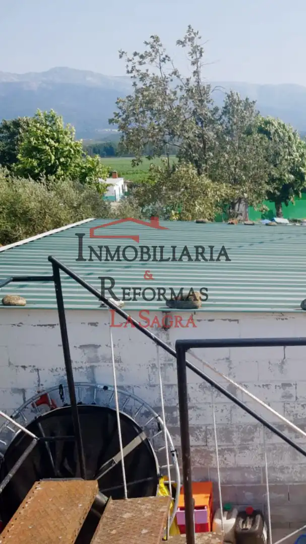 Vista exterior de Finca rústica en venta en Talayuela con Jardín privado, Terraza y Amueblado