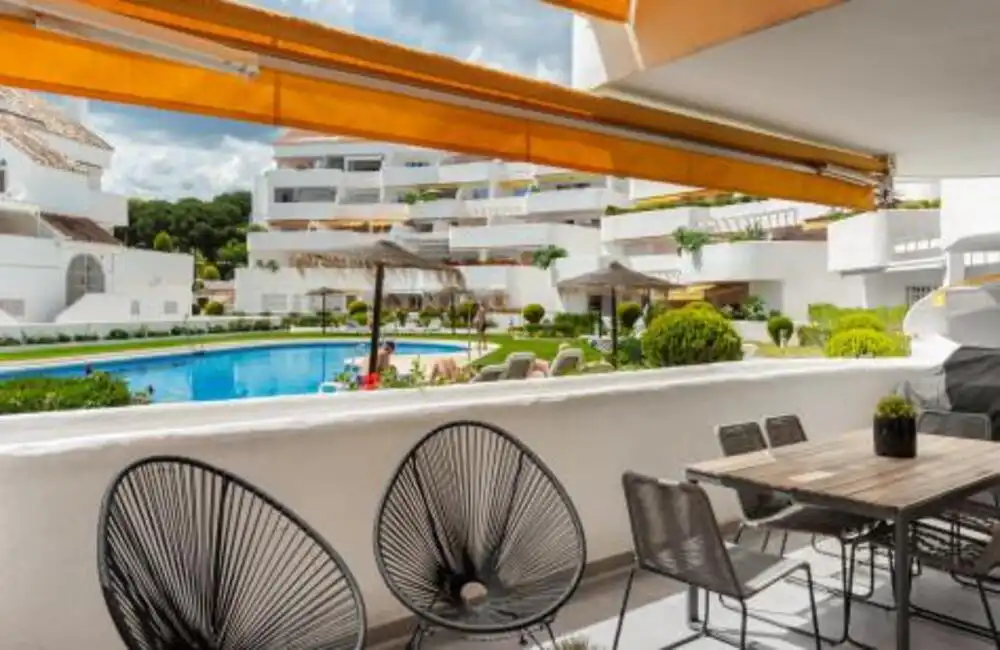 Apartment with pool for sale in Nueva Andalucía, imagen 2