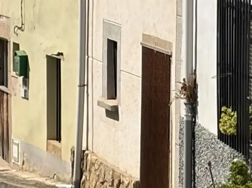 Vista exterior de Pis en venda en Ahigal de los Aceiteros amb Traster, Moblat i Balcó