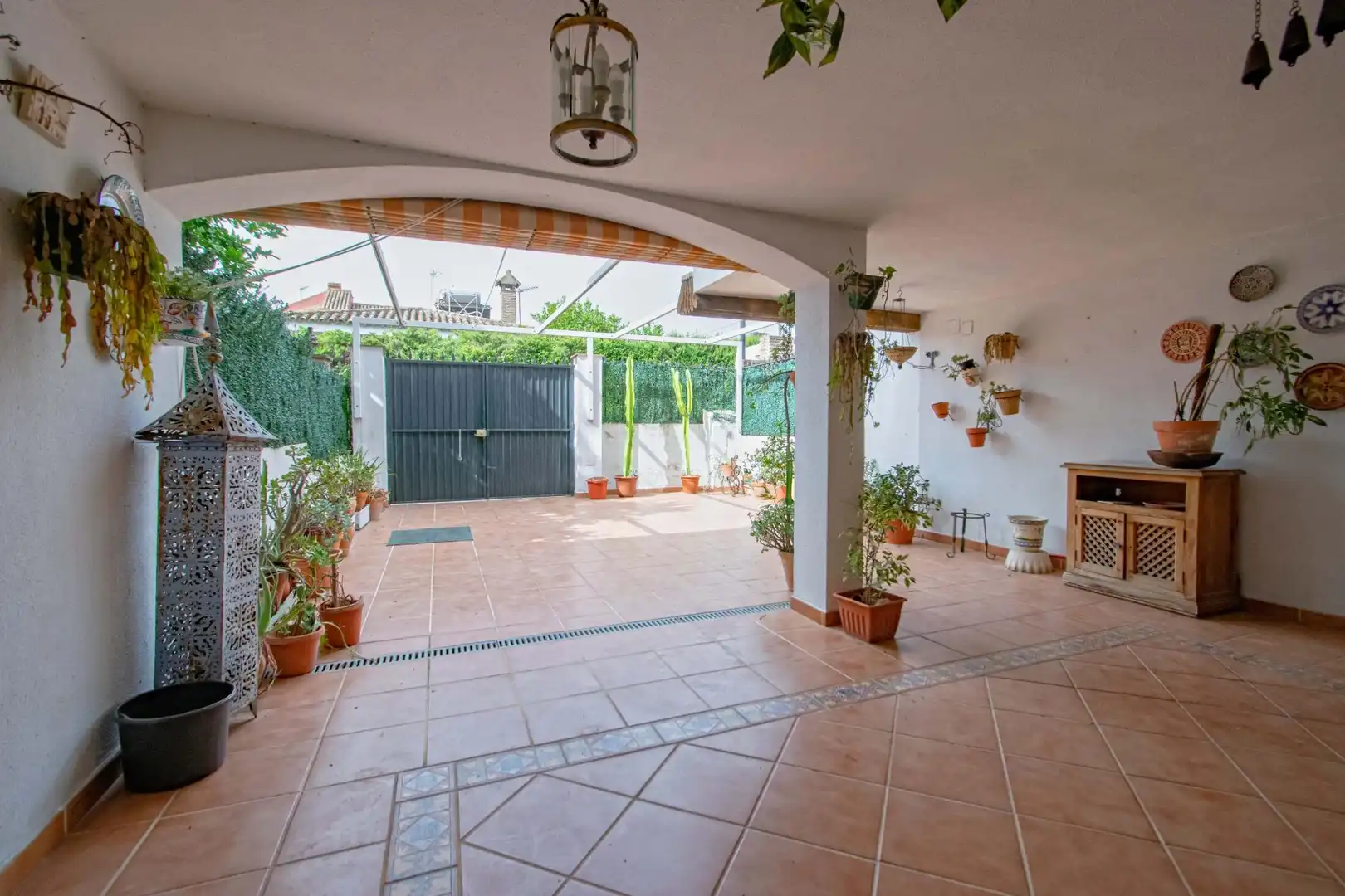 Jardí de Casa adosada en venda en Tomares amb Terrassa i Traster