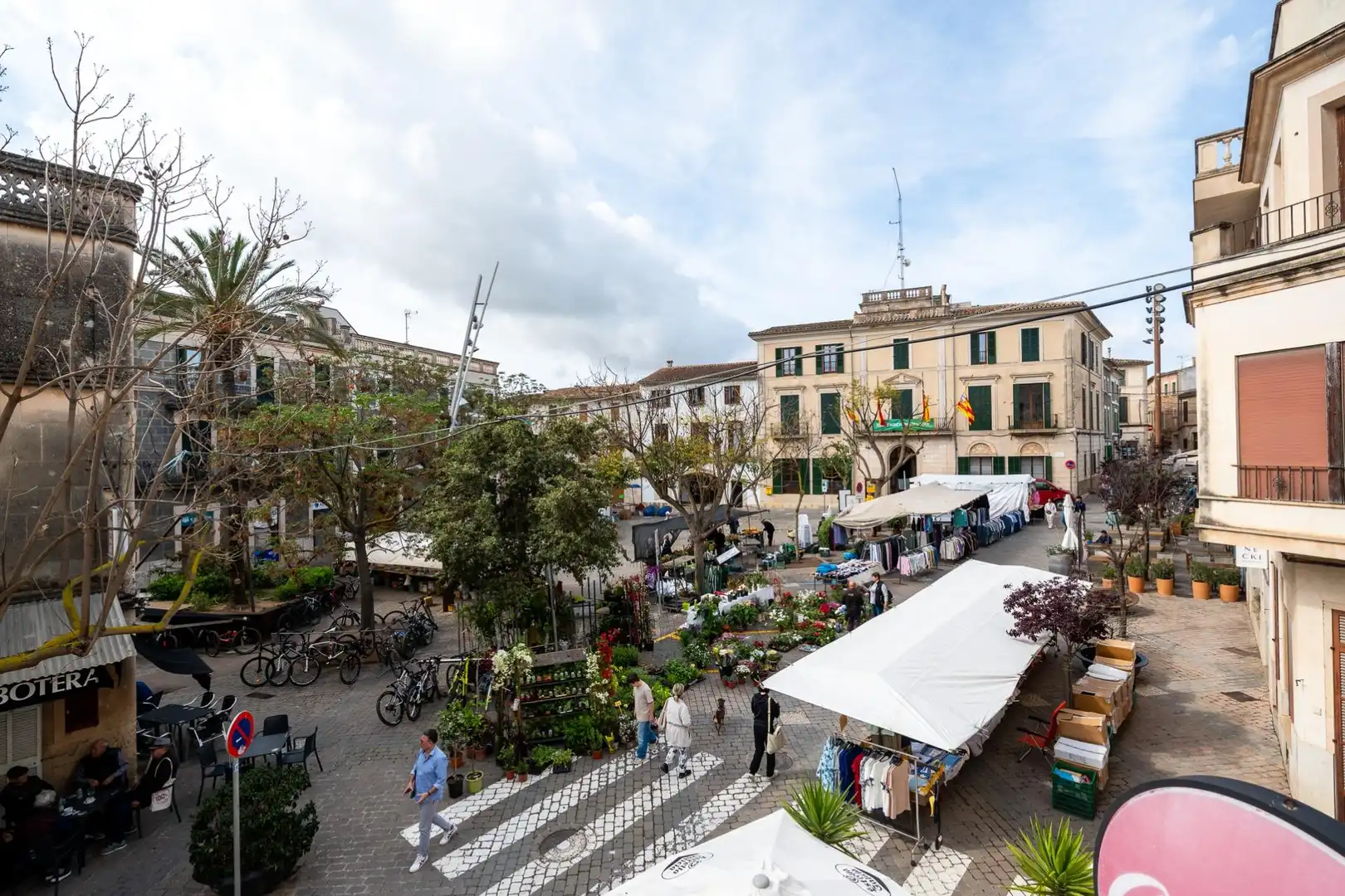 Vista exterior de Àtic en venda en Porreres amb Aire condicionat, Calefacció i Jardí privat