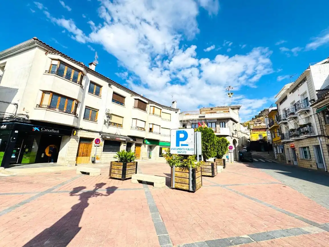 Vista exterior de Casa adosada en venda en El Real de San Vicente amb Calefacció i Terrassa