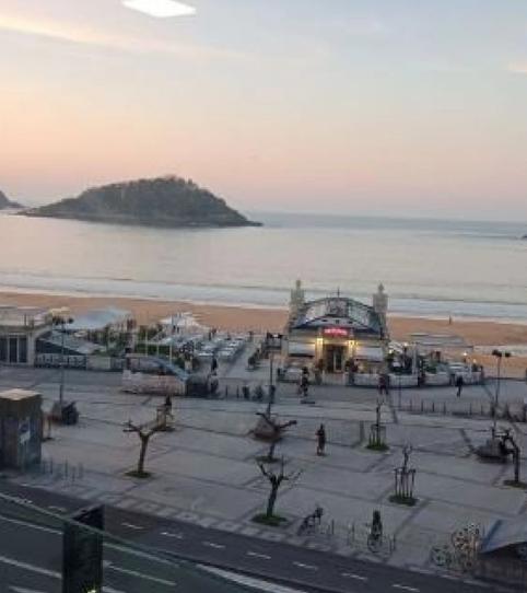 Photo 2 of Flat to rent in Área Romántica, Donostia - San Sebastián