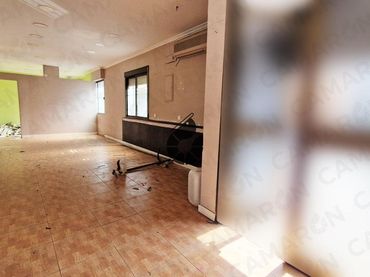 Local comercial en alquiler en Coria del Río