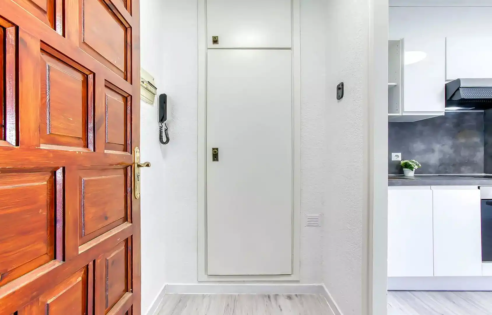Estudio en venta en Sector Poblat Típic 19, imagen 13