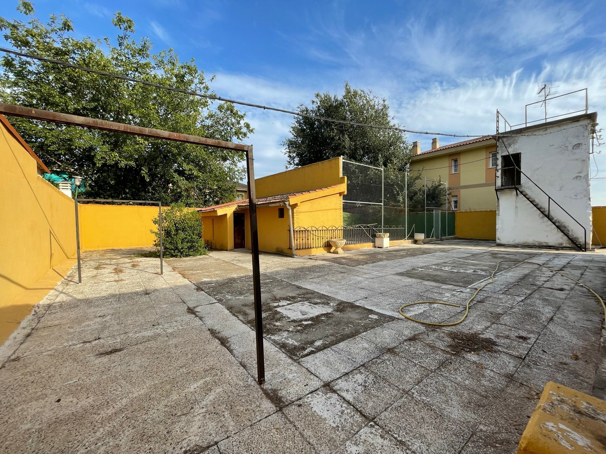 Exterior view of House or chalet for sale in Morata de Tajuña  with Air Conditioner, Heating and Parquet flooring