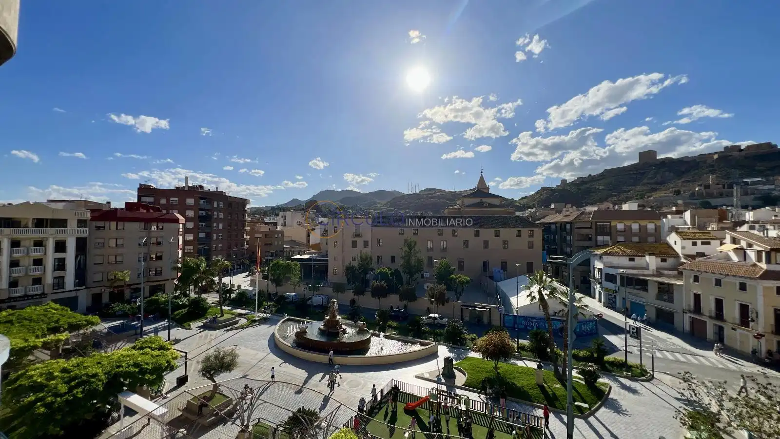 Außenansicht von Wohnung zum Verkauf in Lorca mit Terrasse, Abstellraum und Balkon