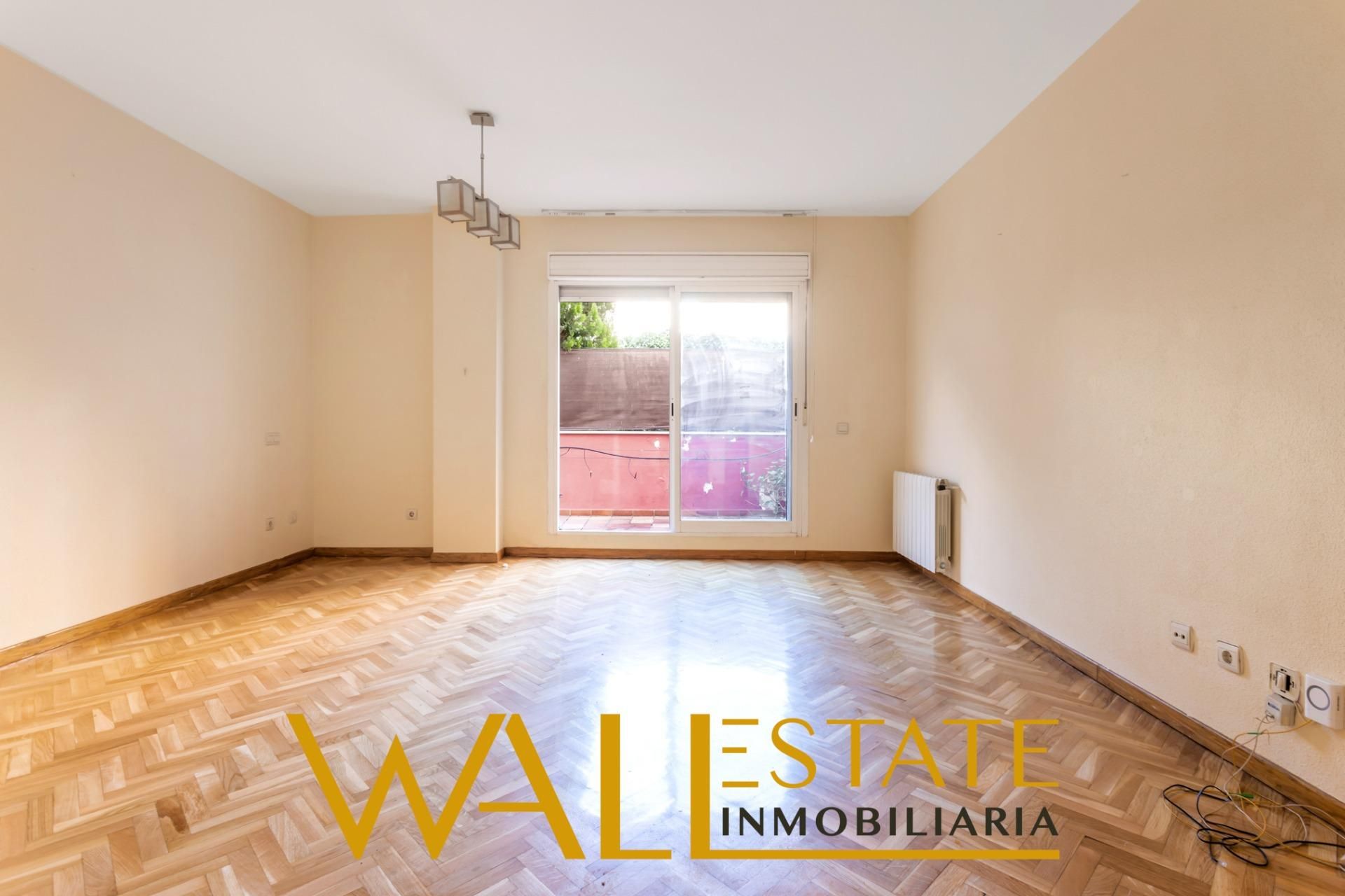 Exterior view of Flat for sale in  Madrid Capital  with Air Conditioner, Heating and Private garden