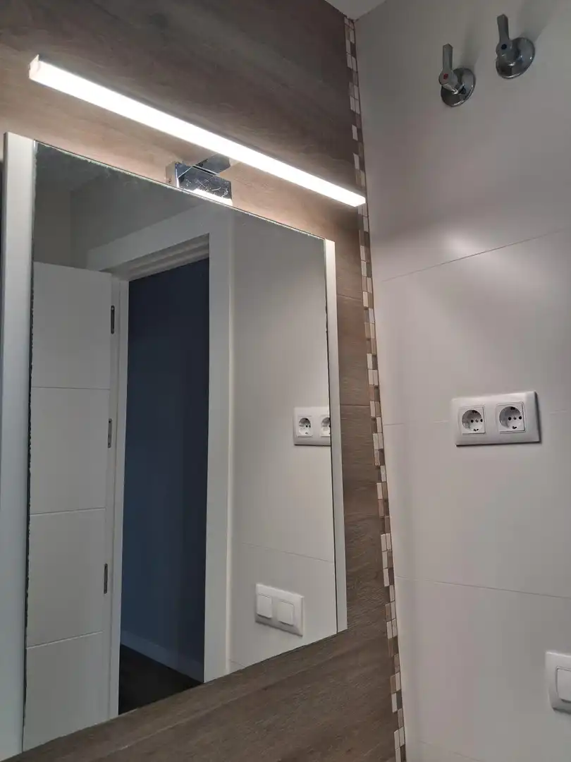 Baño de Piso de alquiler en Cádiz con Aire acondicionado y Balcón
