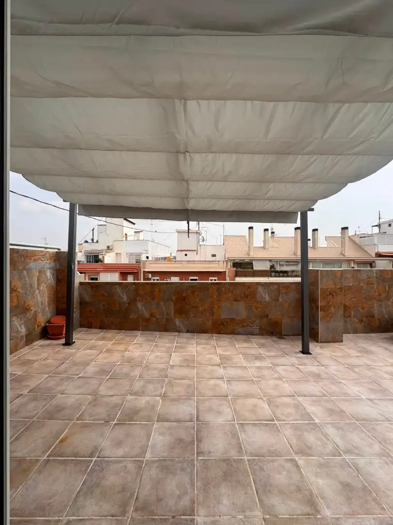 Terrasse von Dachboden zur Miete in Valencia mit Klimaanlage, Terrasse und Möbliert