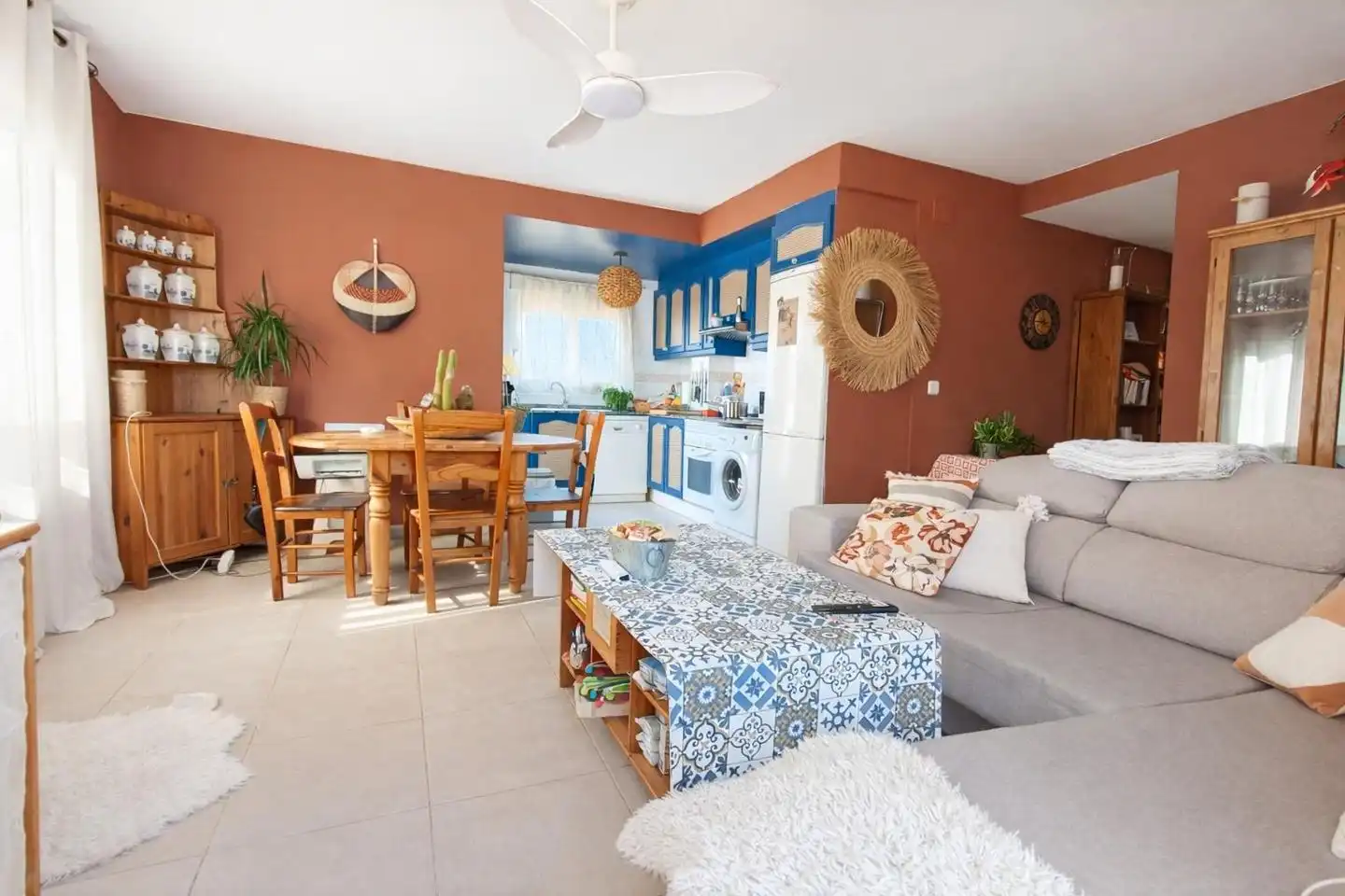 Sala d'estar de Apartament en venda en Oliva amb Aire condicionat, Terrassa i Traster